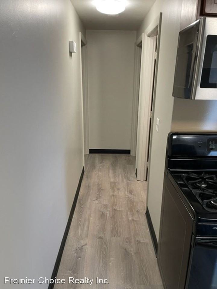 132 Gresham St - Photo 3 of 11