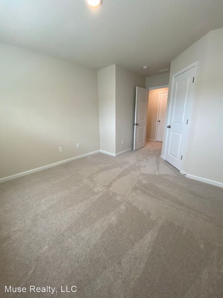 807 Gable Oak Ln - Photo 3 of 17