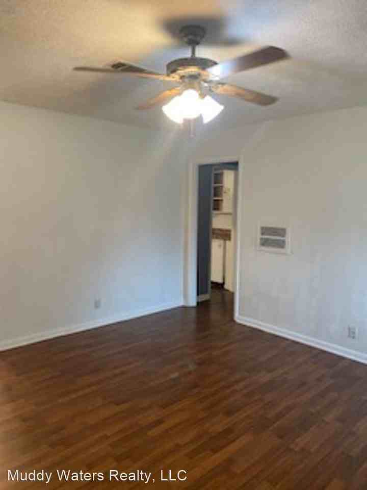 1205 E Brame Ave - Photo 2 of 19