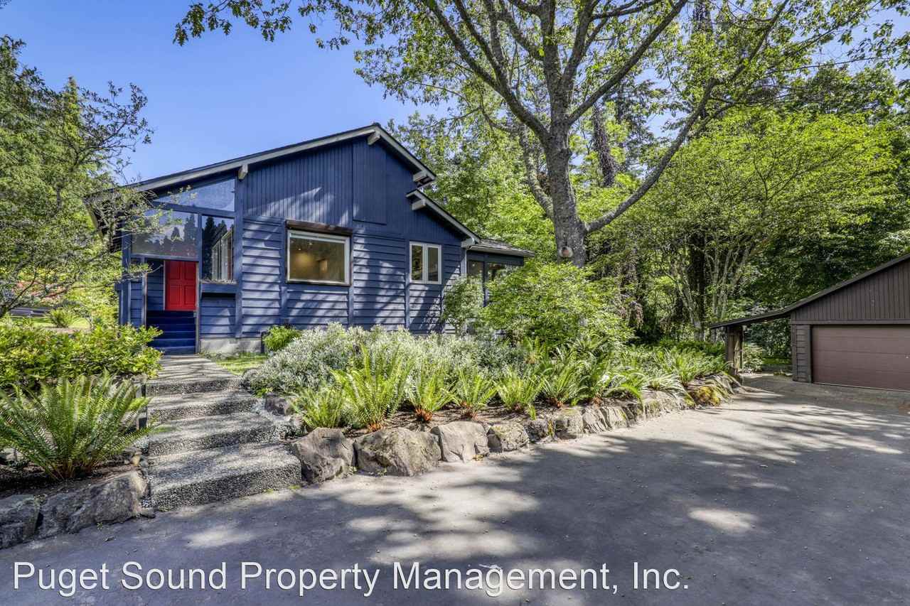 460 Ericksen Ave Ne - Photo 2 of 31