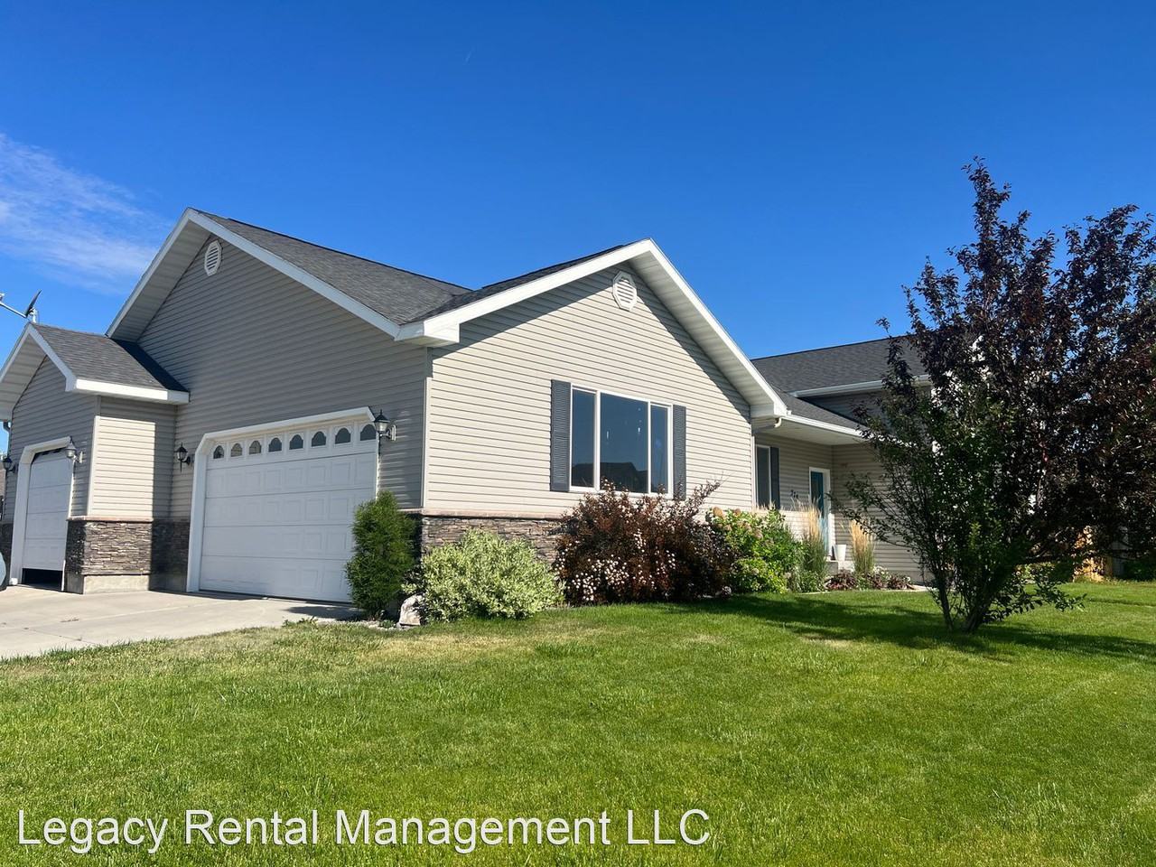 378 S Pine Ave - Photo 2 of 46