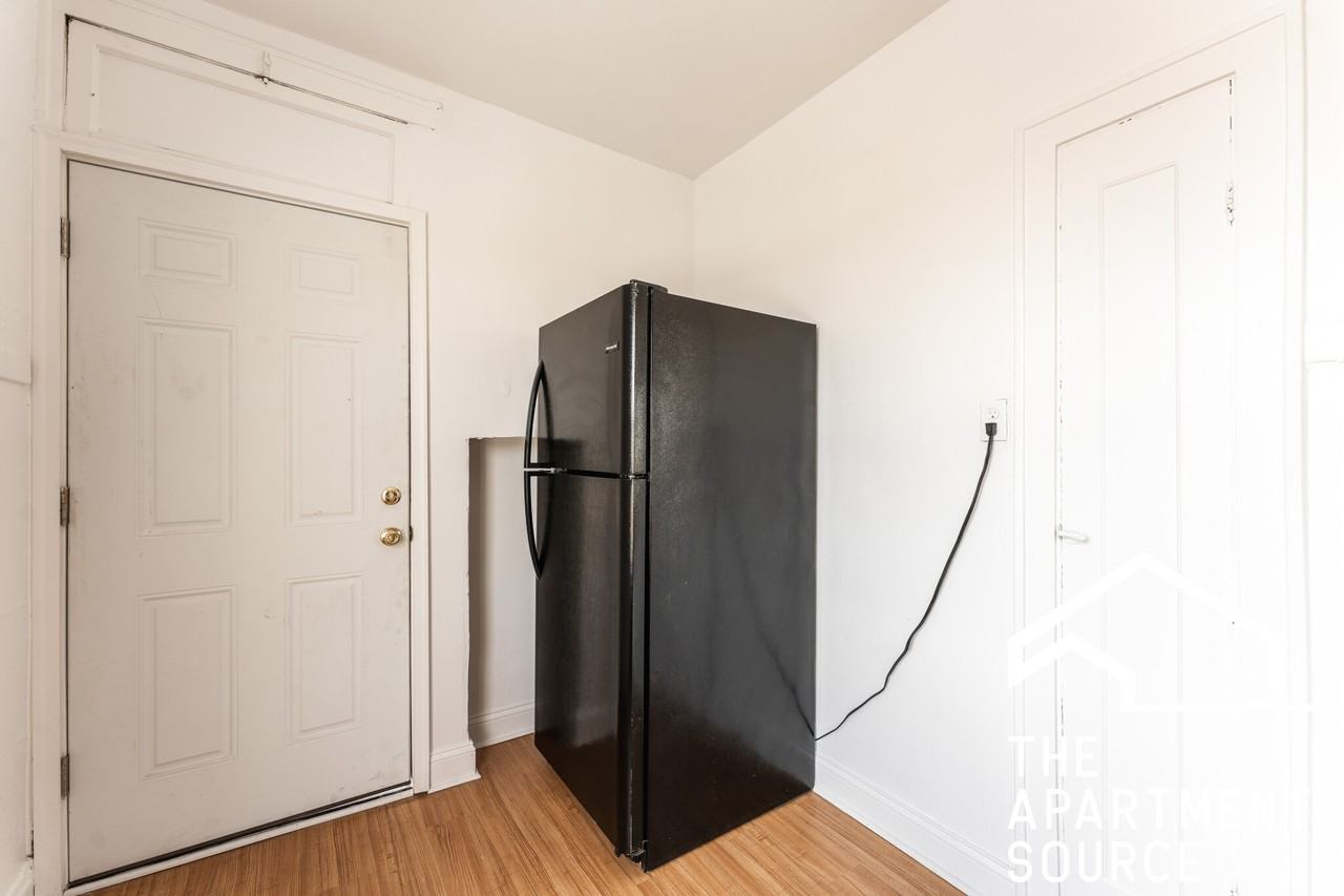 2109 Grove Ave #307 - Photo 3 of 8
