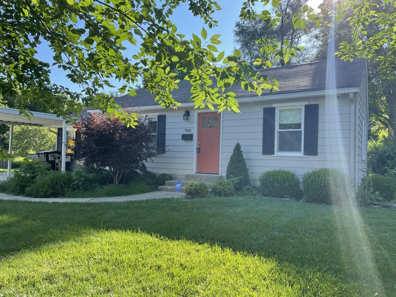 7601 Robinson St - Photo 2 of 34