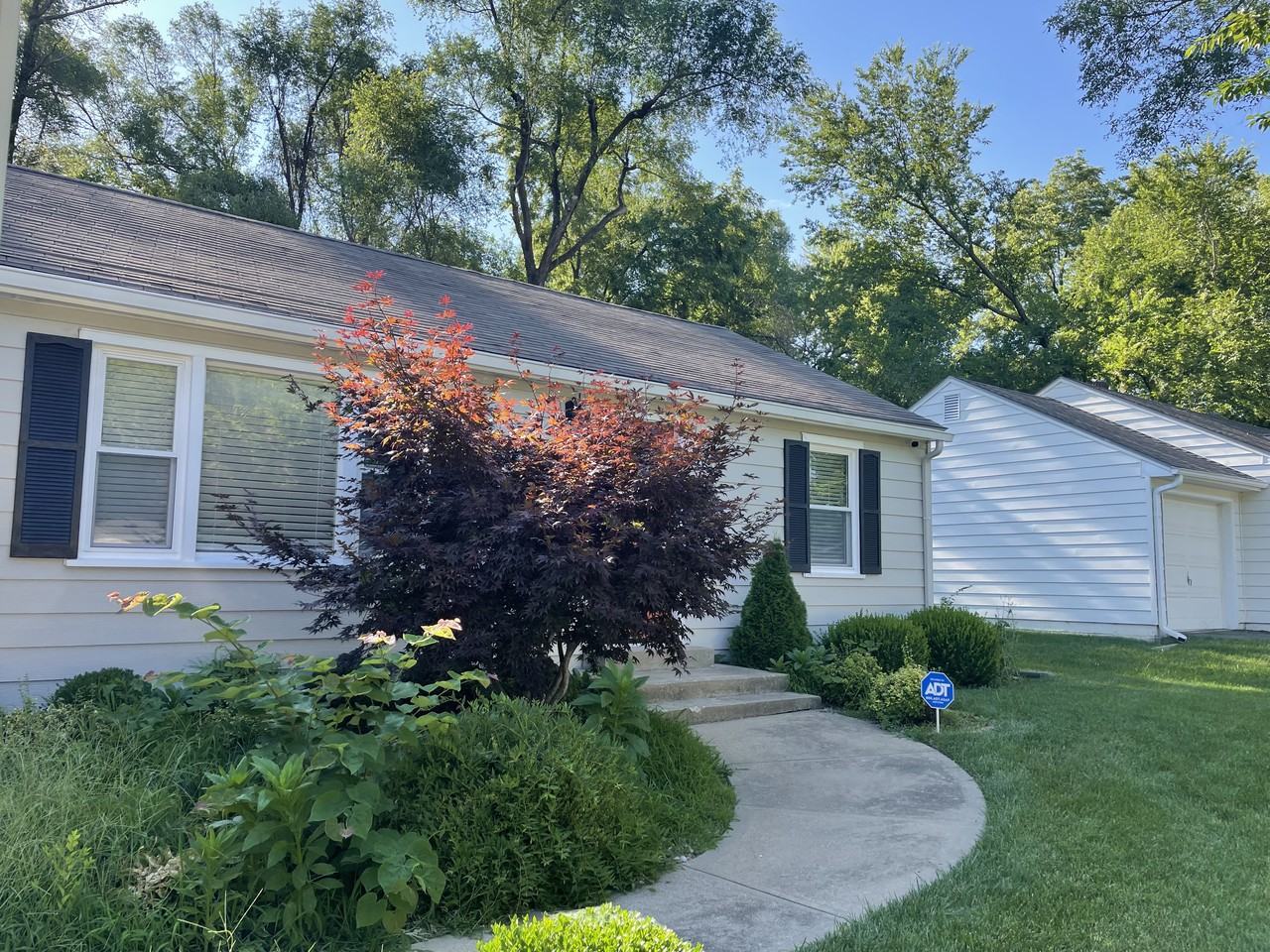 7601 Robinson St - Photo 3 of 34