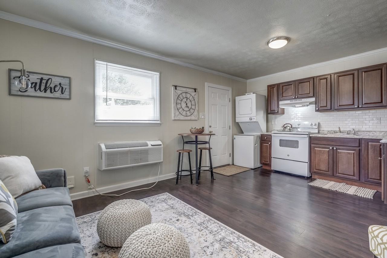 3145 Parkdale Rd - Photo 2 of 8