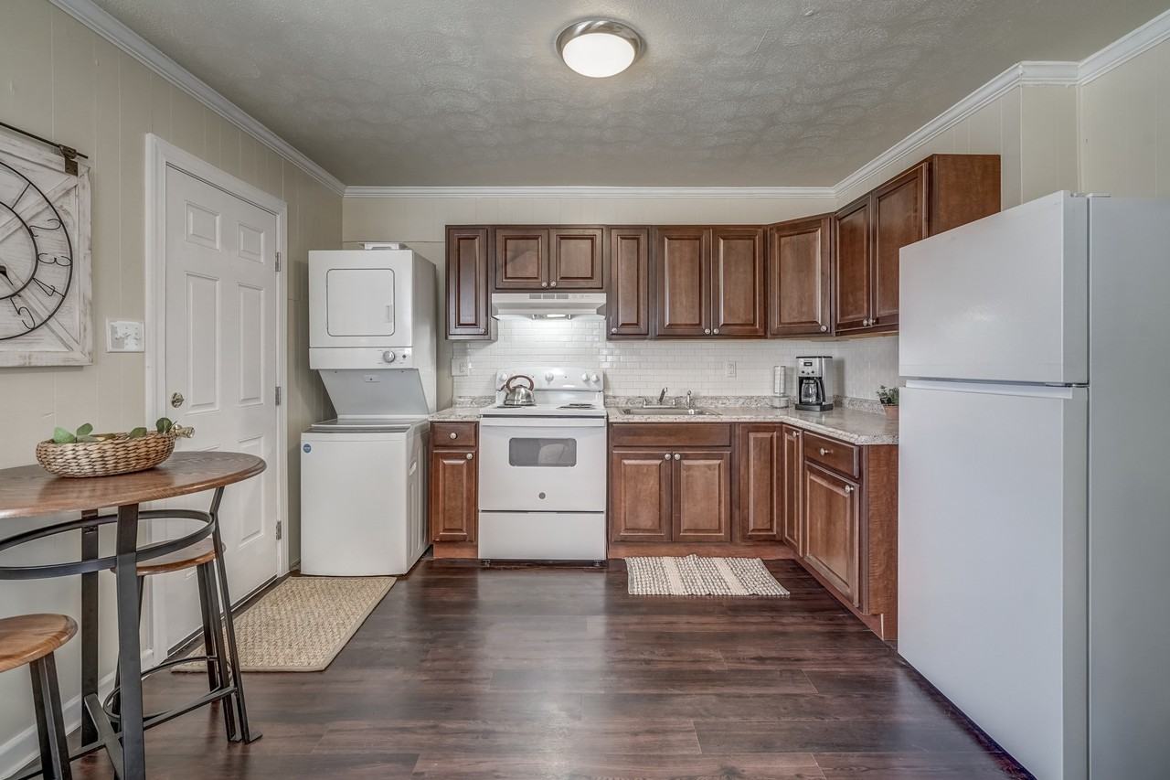 3145 Parkdale Rd - Photo 3 of 8