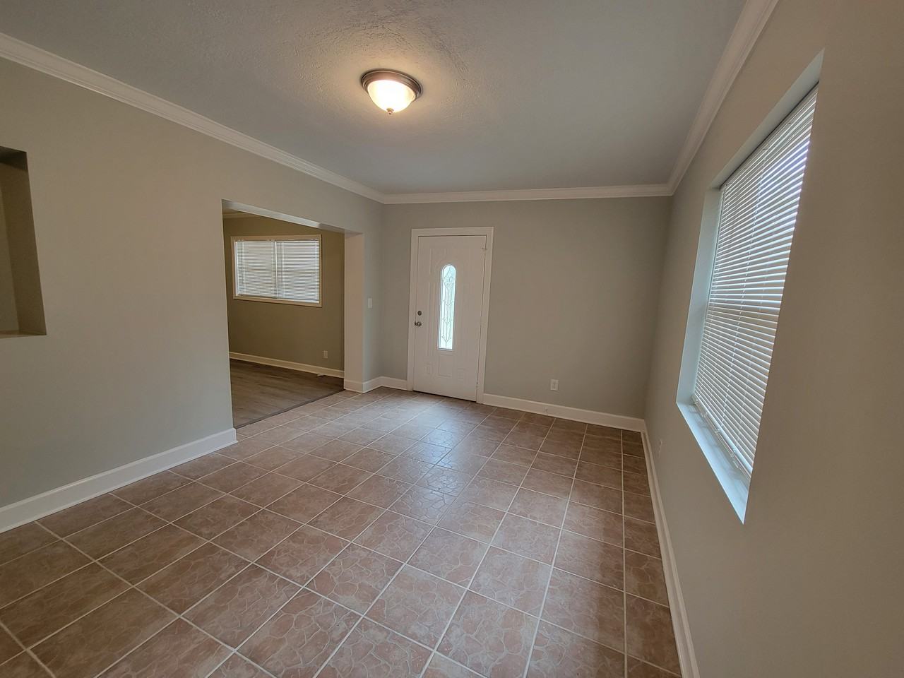 1412 Keats Cir - Photo 3 of 7
