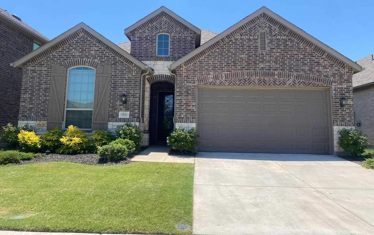 1916 Steppe Trail Drive