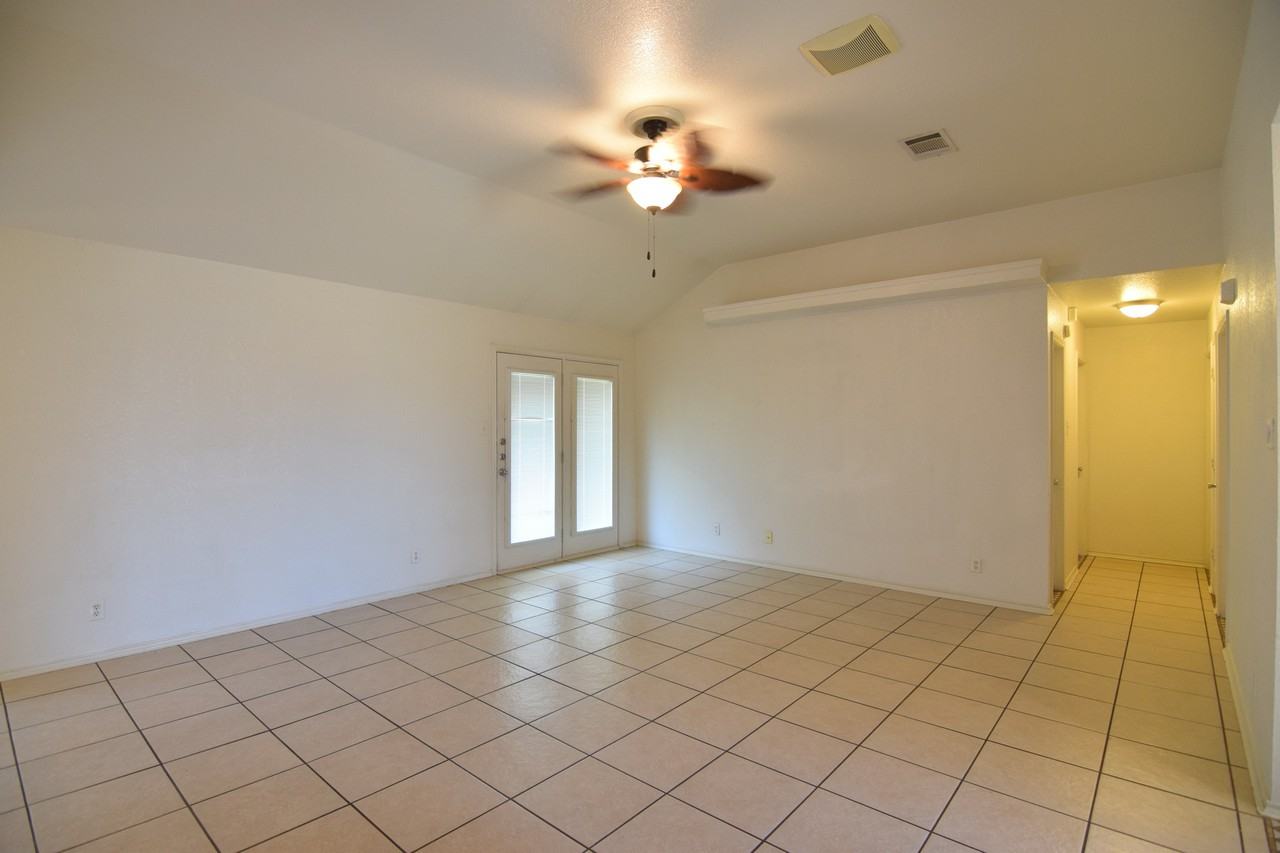 3404 Gus Dr - Photo 7 of 20