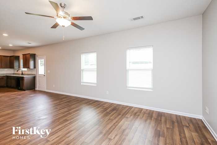 1000 Independence Ave - Photo 3 of 15