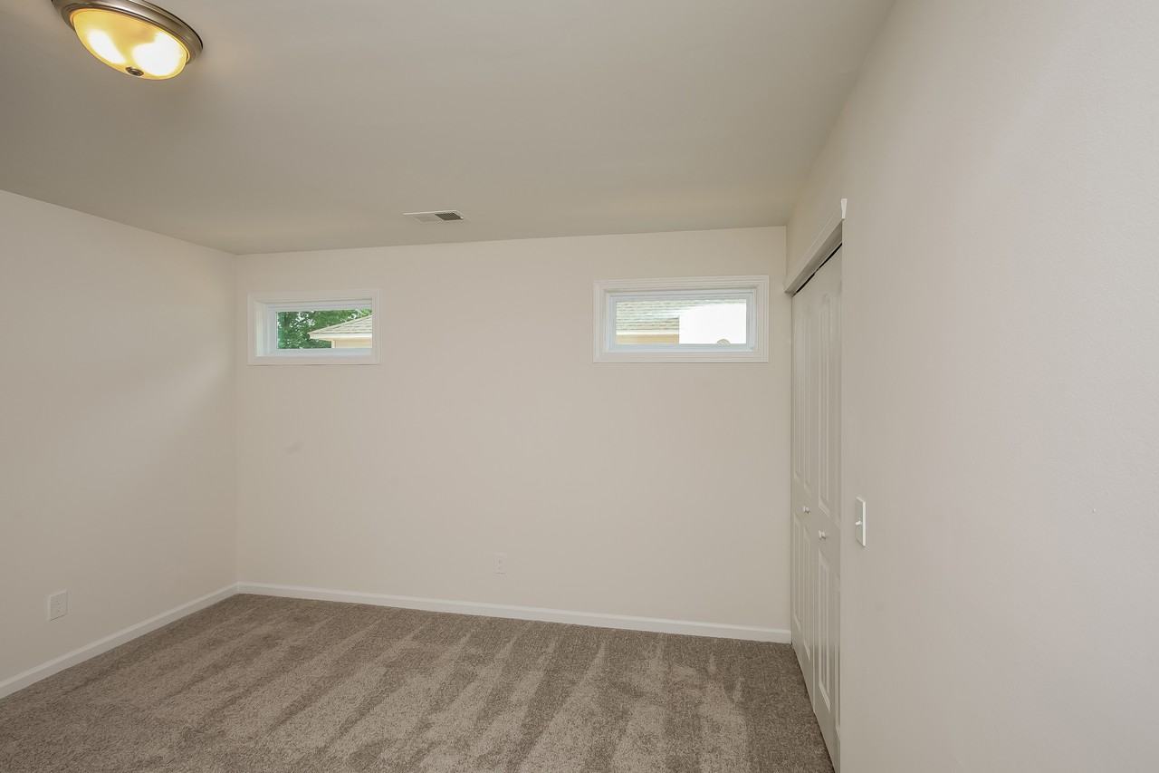 1718 Carnoustie Dr - Photo 3 of 15