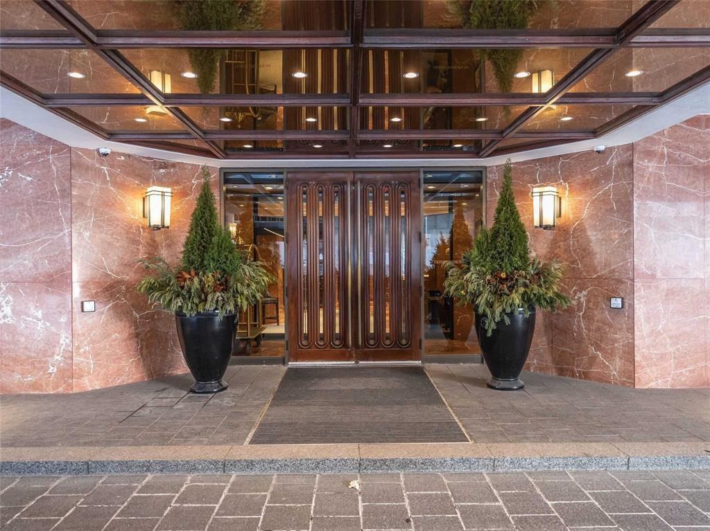 Avenue Rd & Bloor St W - Photo 3 of 16