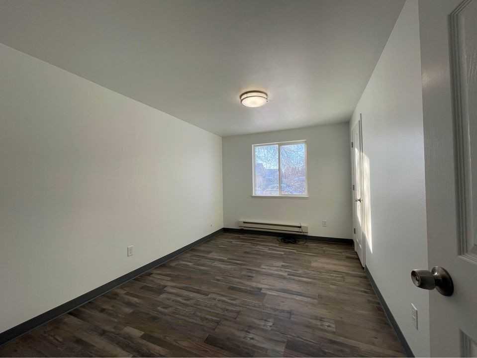 1250 Burton Ave #4 - Photo 2 of 15