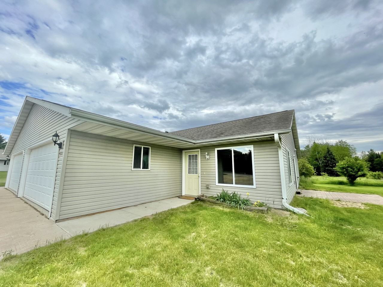 8608 N County Rd E - Photo 2 of 15