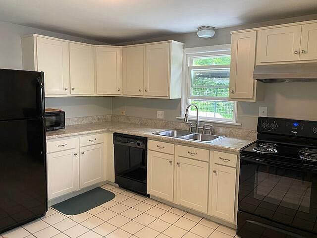 795 Brighton Ave - Photo 2 of 12