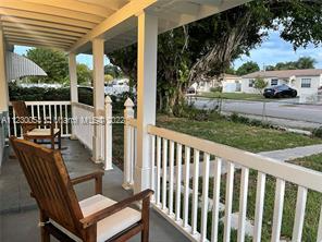 1425 Ne 142nd St #0 - Photo 2 of 11