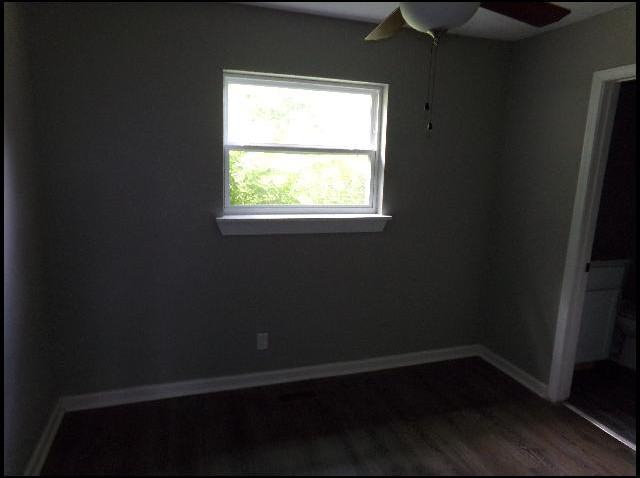 7410 Valley Dr - Photo 2 of 10