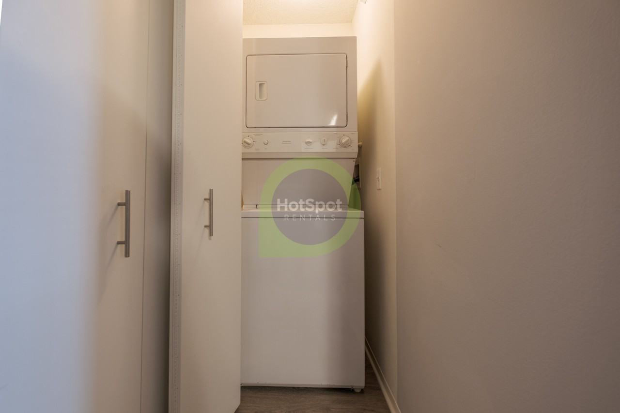 520 N Kingsbury St #1-1 - Photo 4 of 32