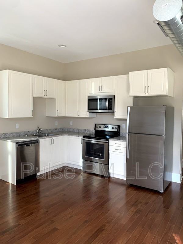 620 6th Ave - Photo 5 of 23