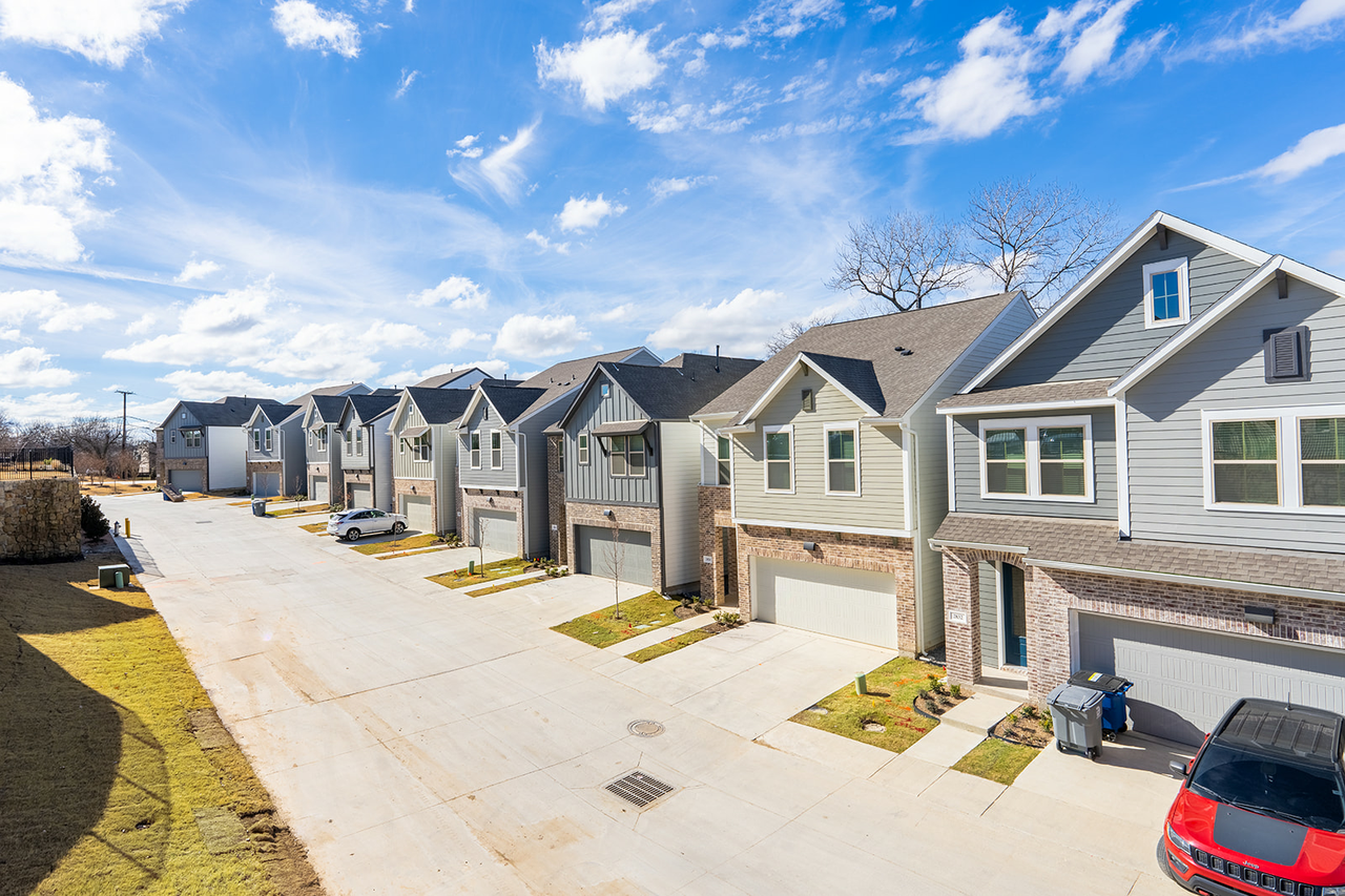 Echelon at Reverchon Bluffs - Photo 5 of 50