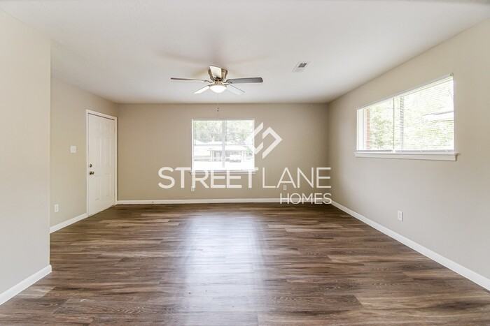 901 Romeo St - Photo 2 of 15