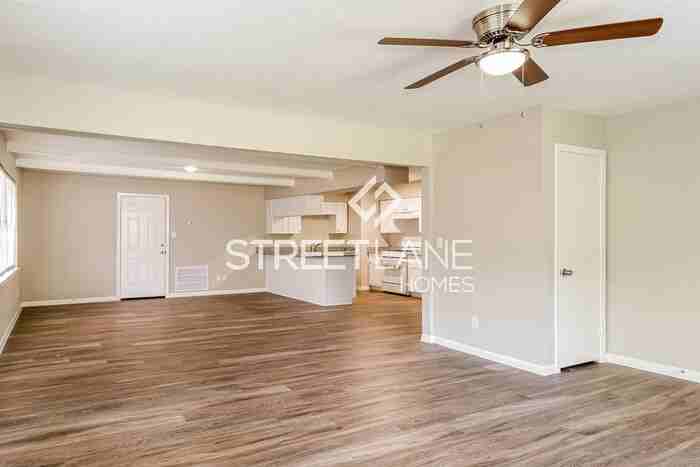 901 Romeo St - Photo 3 of 15