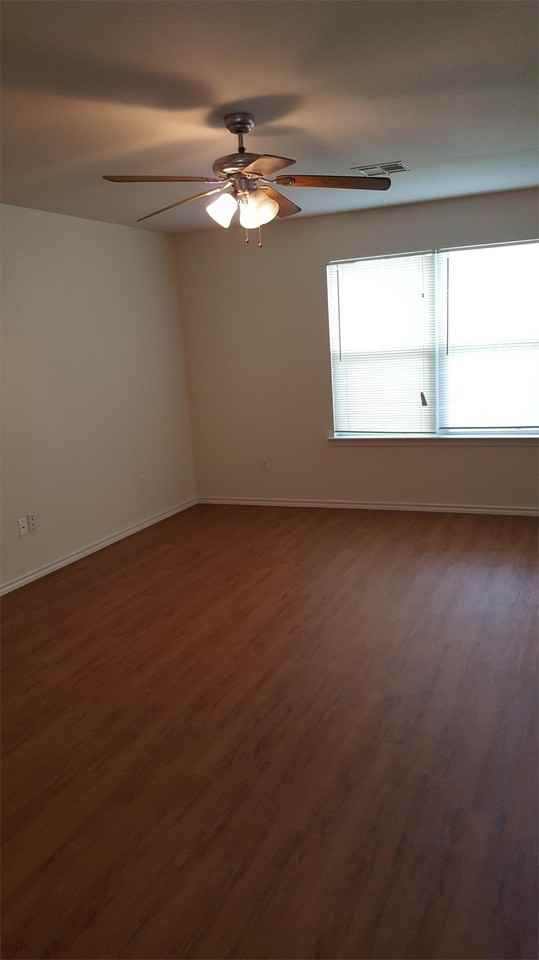 940 Goldenrod St #1 - Photo 4 of 5