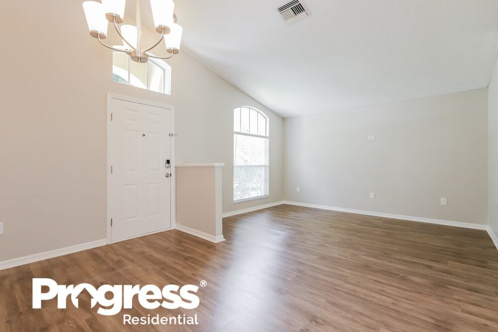 525 Napa Valley Cir - Photo 3 of 16