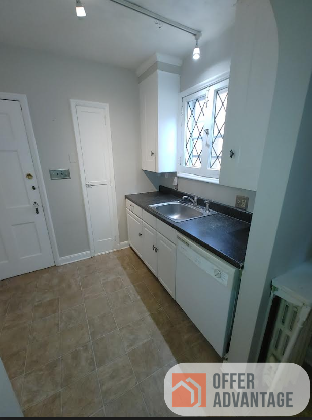 3601 Glencairn Rd Lowr - Photo 2 of 12