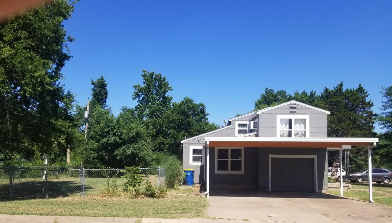 2030 W Arrowhead Dr #1 - Photo 2 of 8