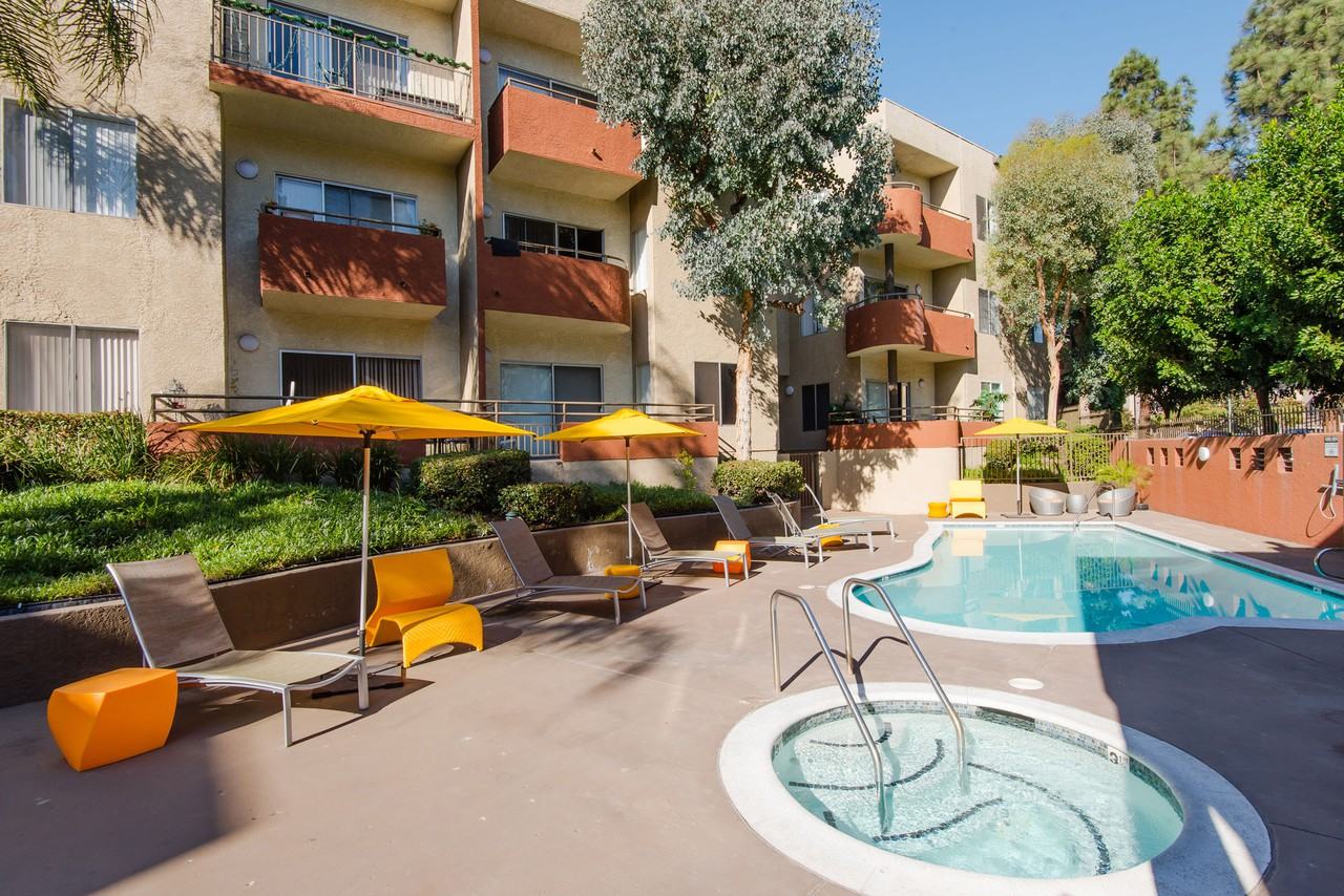 Glenoaks Gardens - Photo 5 of 21