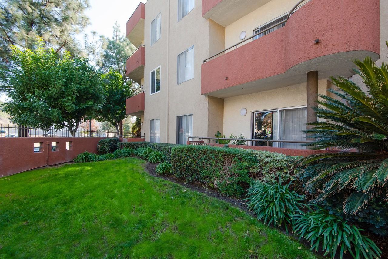 Glenoaks Gardens - Photo 7 of 21