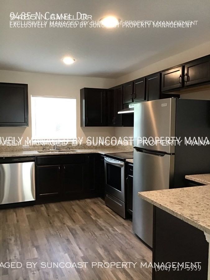 9485 N Camel Dr - Photo 3 of 15