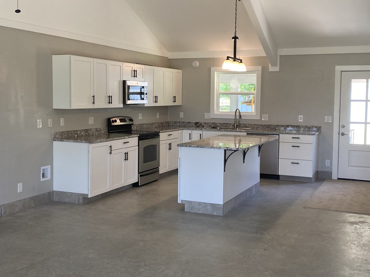 138 S School St - Photo 2 of 4