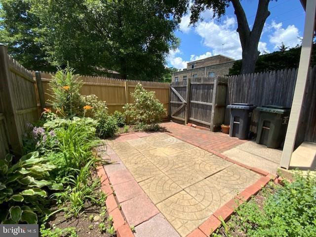 413 W Broad St #7 - Photo 3 of 5