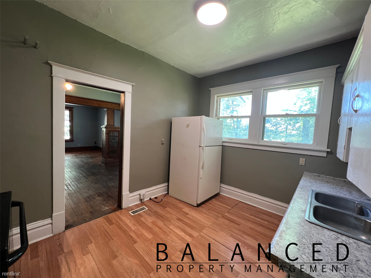 1621 Sw Harrison St - Photo 3 of 6