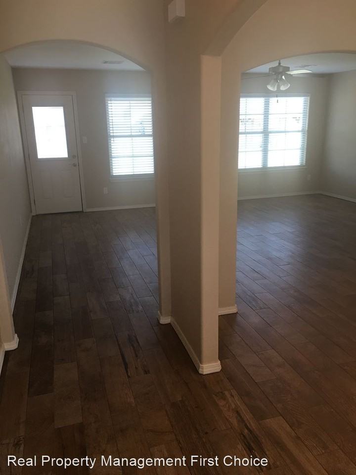 529 Ridge Point Dr - Photo 2 of 11
