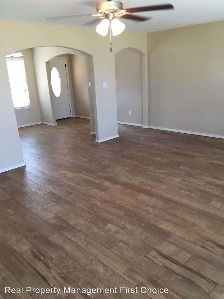 529 Ridge Point Dr - Photo 3 of 11