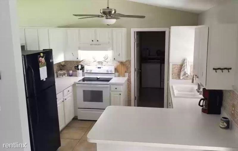 333 Redwood Ave - Photo 2 of 10