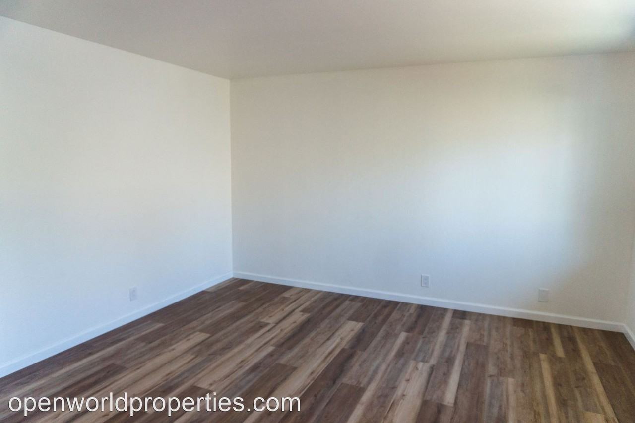 1233 E 21st St - Photo 3 of 9