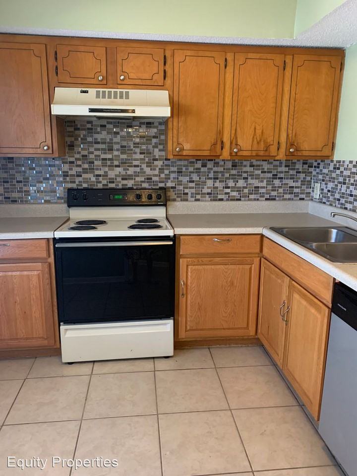 323 E Montcastle Dr #C - Photo 3 of 3