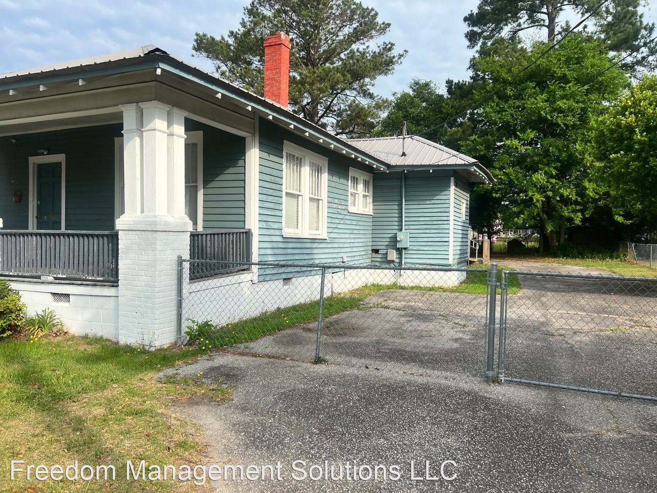 712 Pearl St - Photo 3 of 17