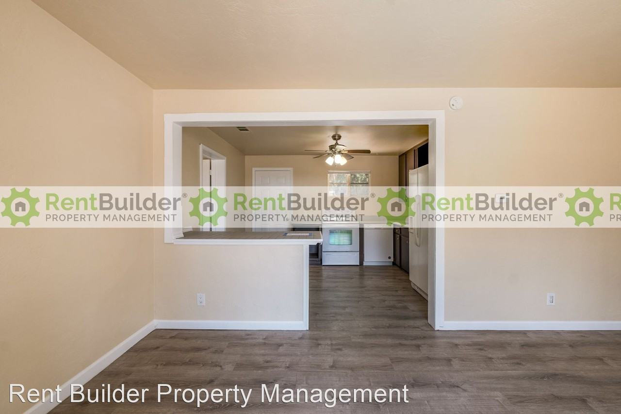 9506 Salem Rd Ne - Photo 3 of 19