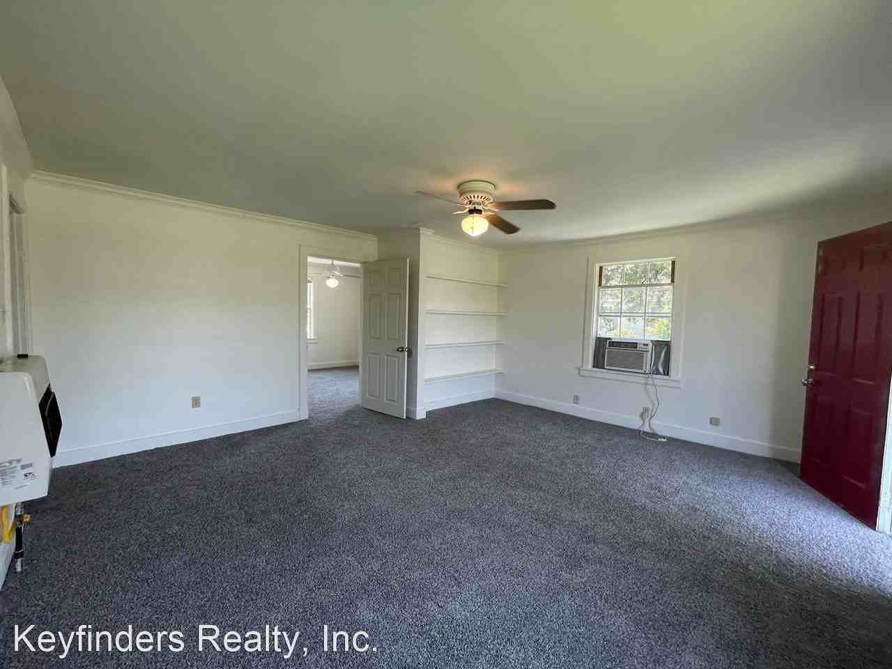 110 Pine St - Photo 2 of 9
