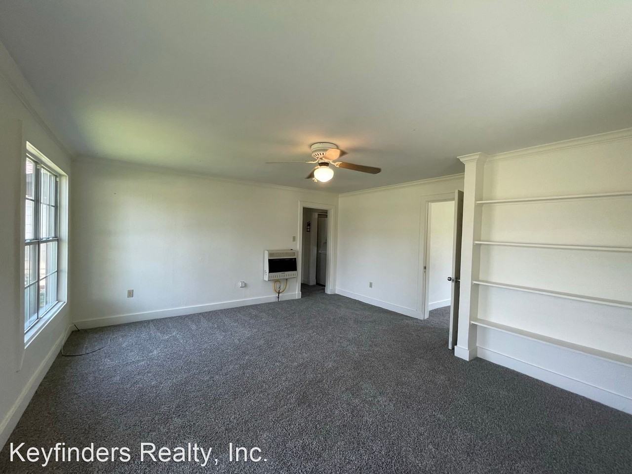 110 Pine St - Photo 3 of 9
