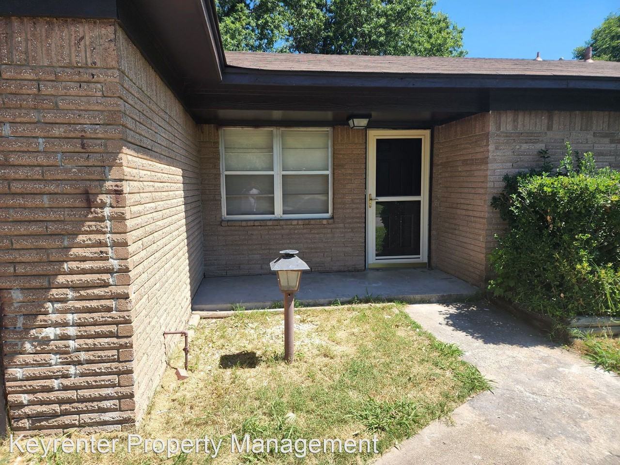 19219 E 3rd St - Photo 2 of 33