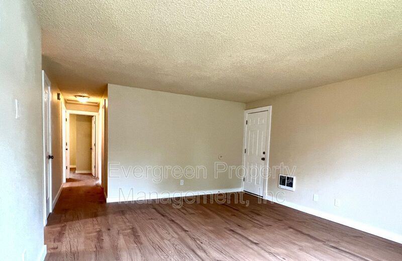 3433 Ne 15th St - Photo 2 of 14