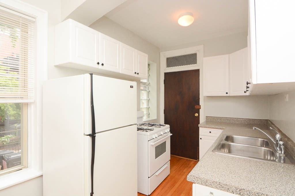 PAULINA + BERTEAU #N5 - Photo 3 of 21