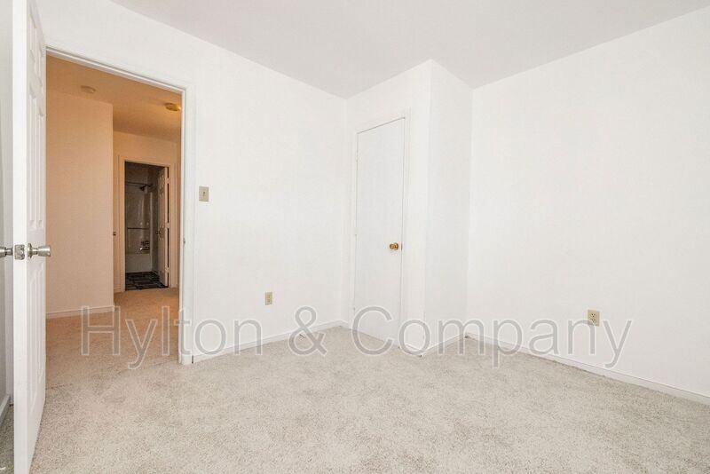 1516 Lakeview Ave - Photo 2 of 27