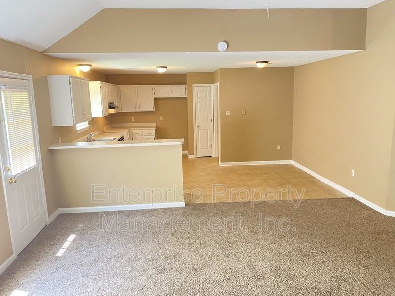 4444 Longtree Cv - Photo 7 of 32